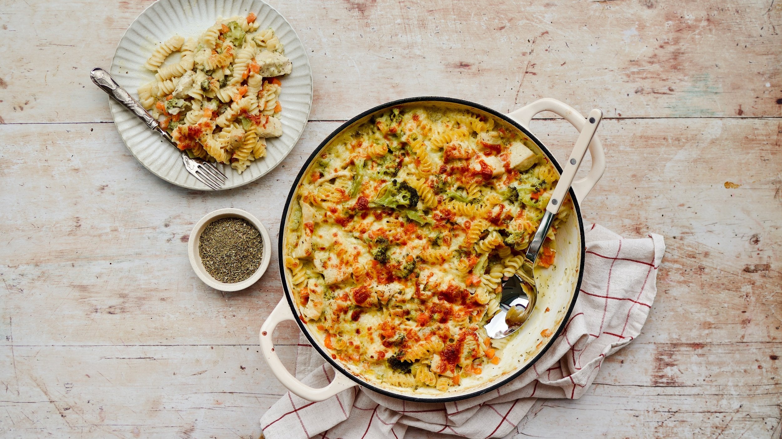 One Pan Creamy Chicken and Broccoli Pasta – Simply Wholesome Pantry